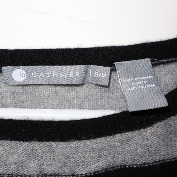 100% Cashmere Poncho Sweater - Picture 4 of 5